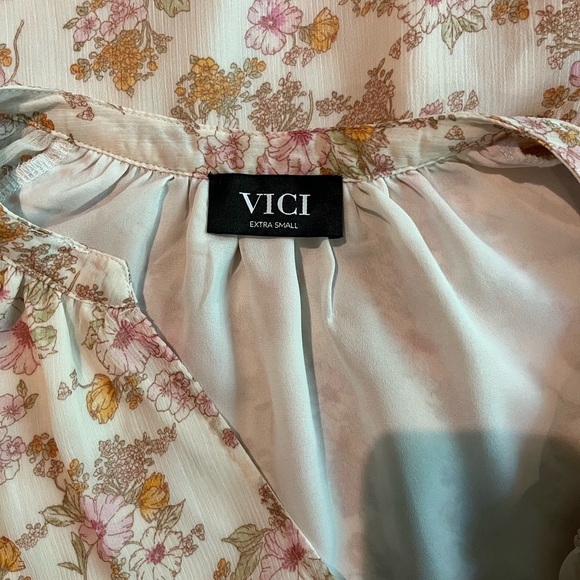 VICI Long Sleeve Cream and Pink Vintage floral blouse - Picture 3 of 6